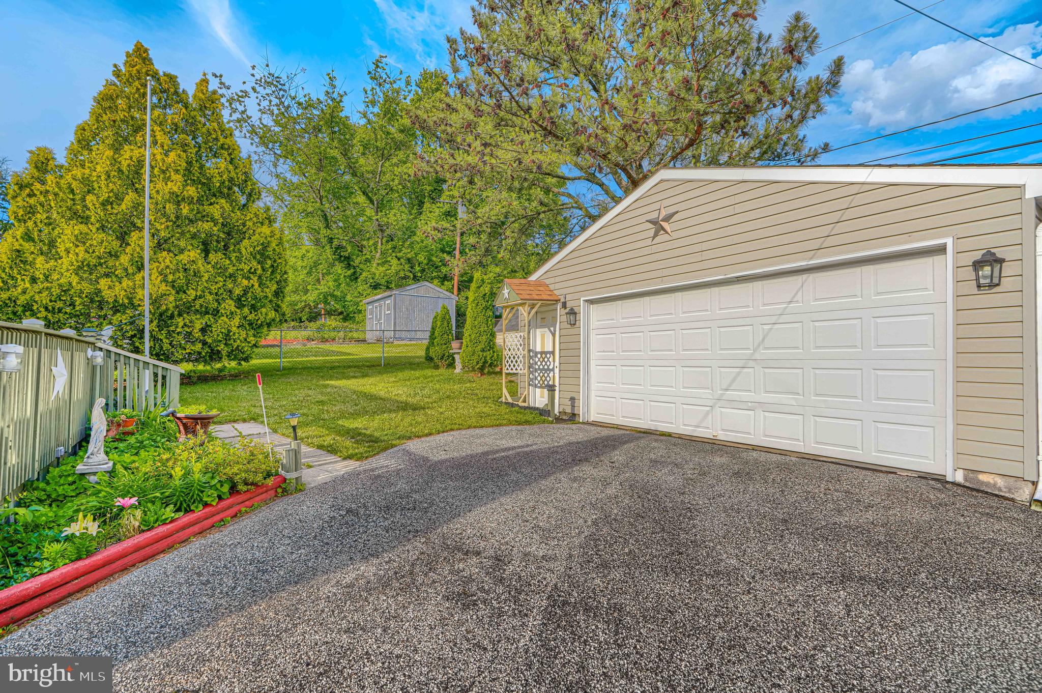 HAMILTON HILLS - Residential