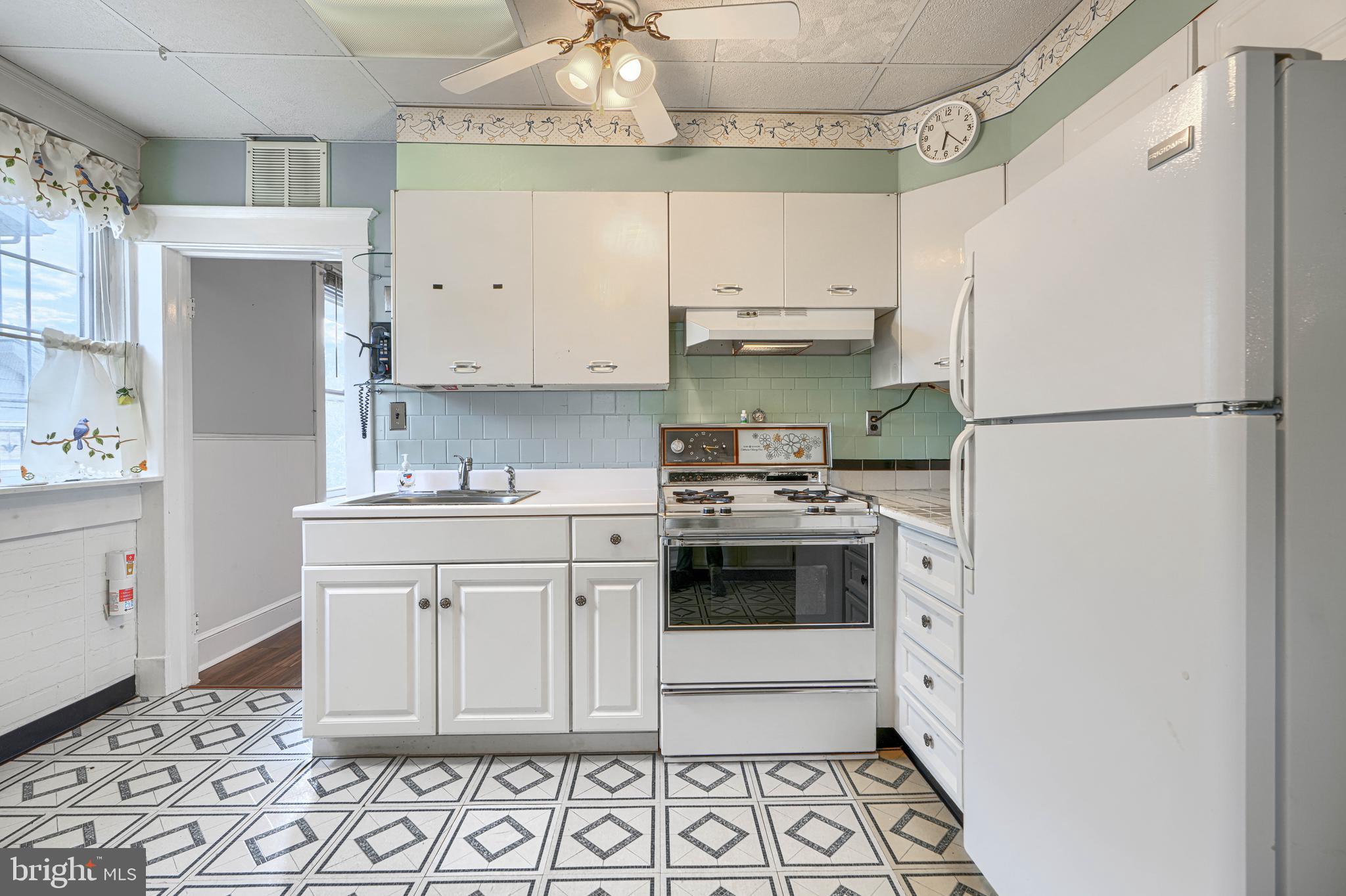 HAMILTON HILLS - Residential