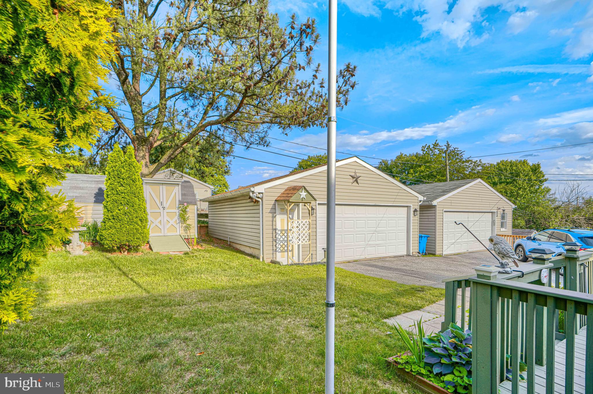 HAMILTON HILLS - Residential