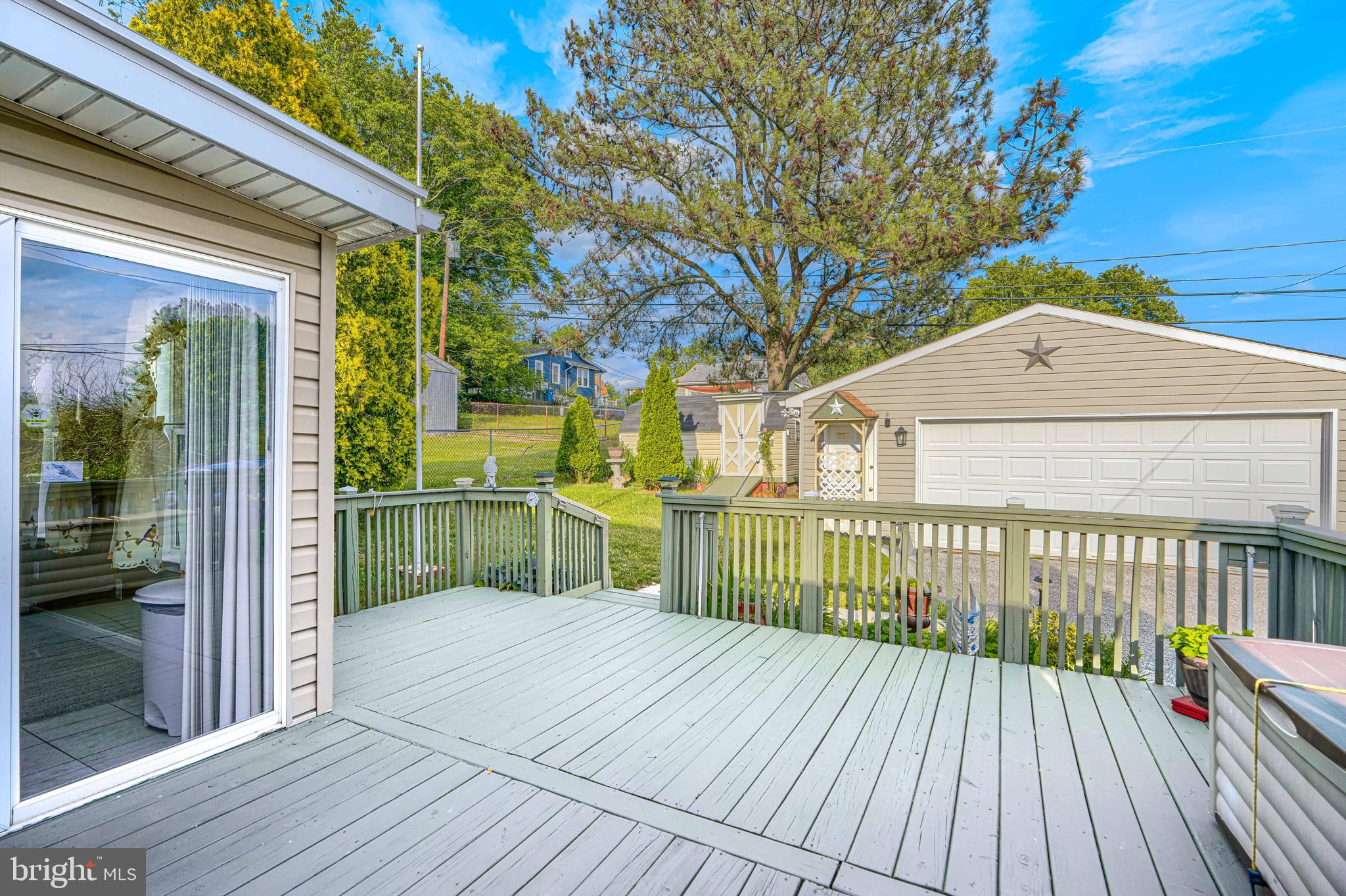 HAMILTON HILLS - Residential
