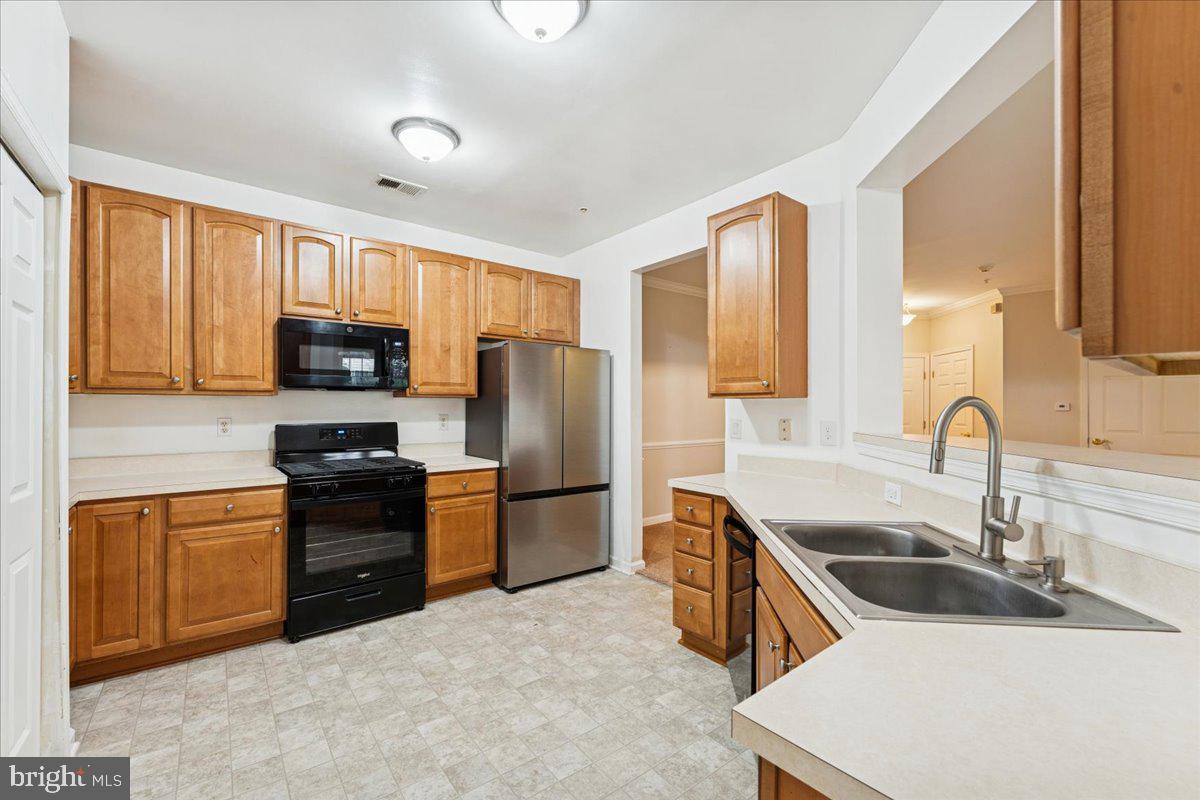 THE VISTAS AT REGENT PAR - Residential