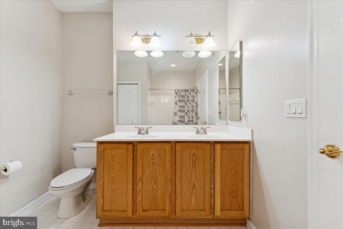 THE VISTAS AT REGENT PAR - Residential