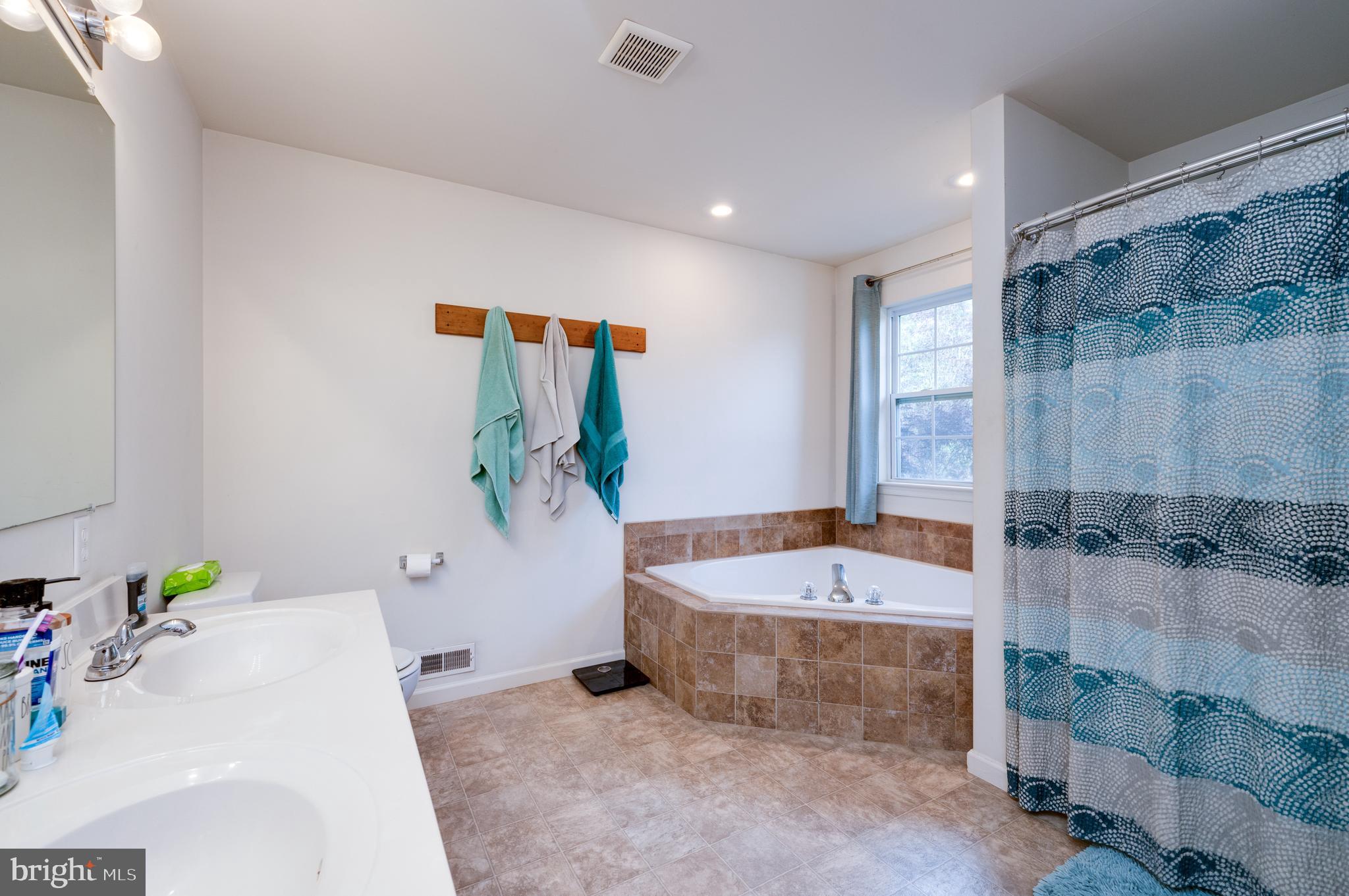 MEADOWBROOK - Residential