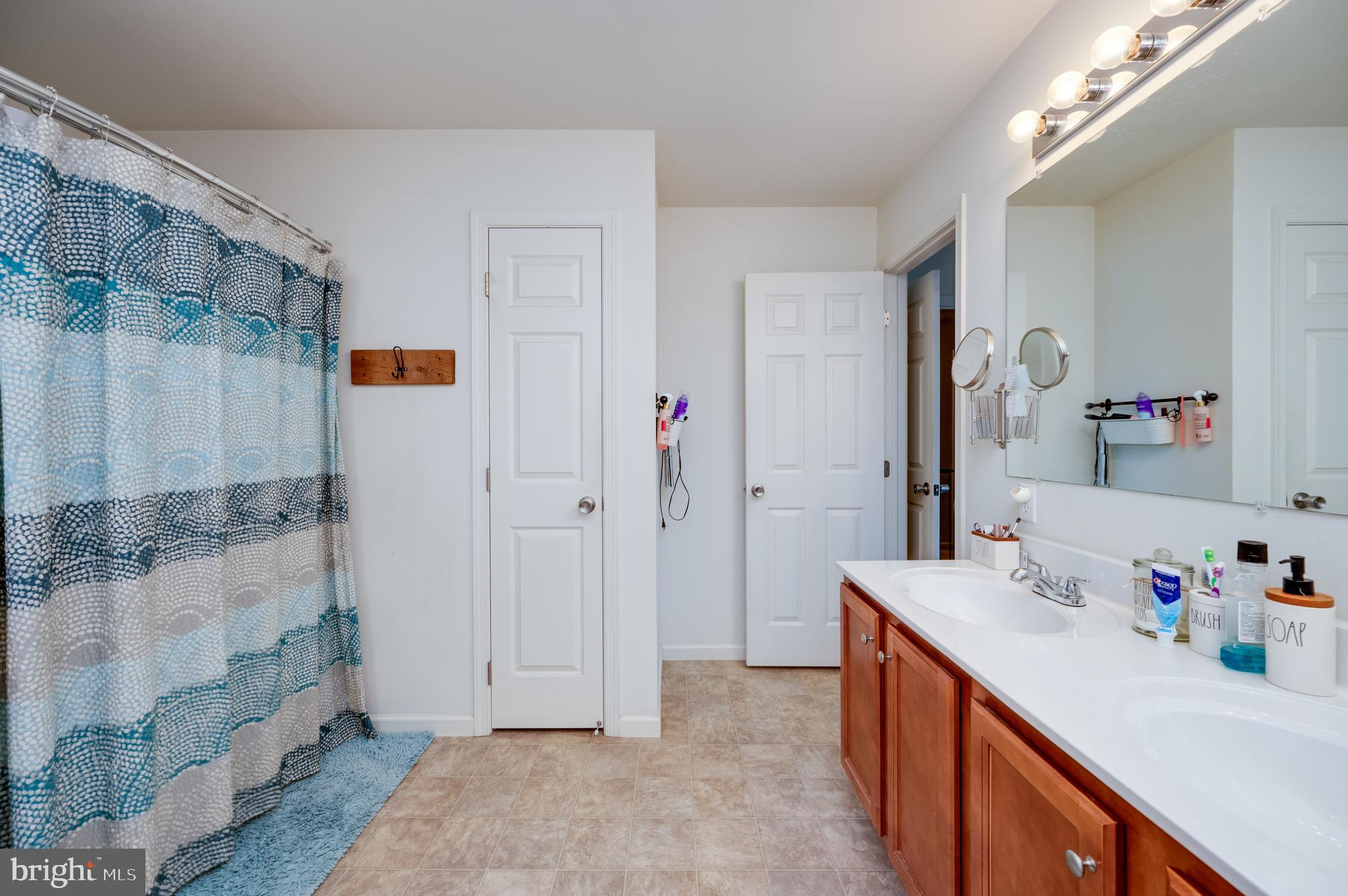 MEADOWBROOK - Residential