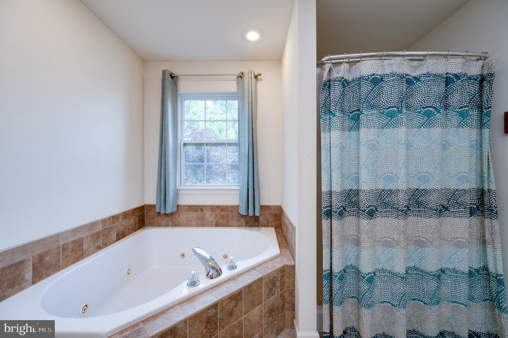 MEADOWBROOK - Residential