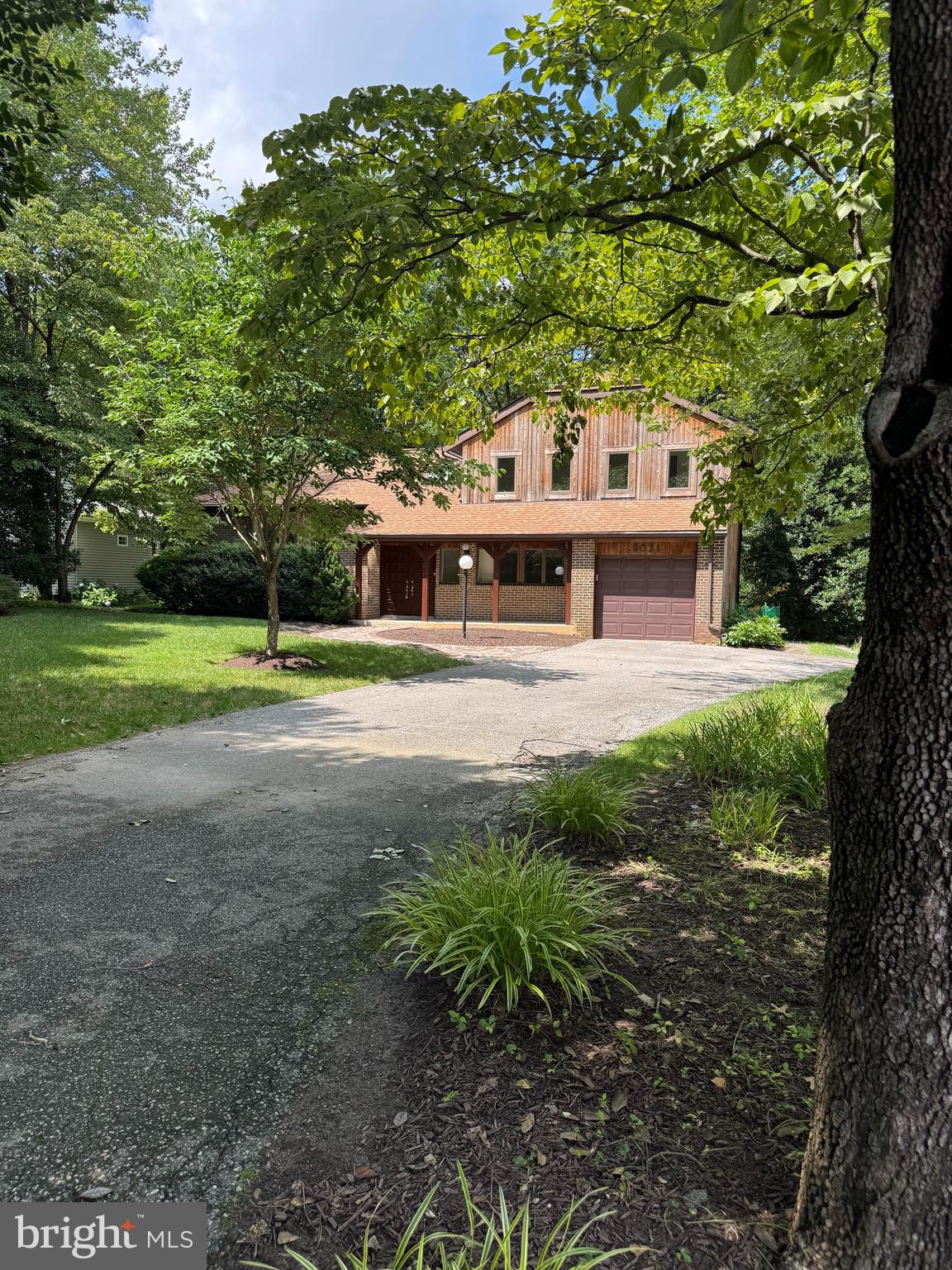 9031 SHINLEAF COURT