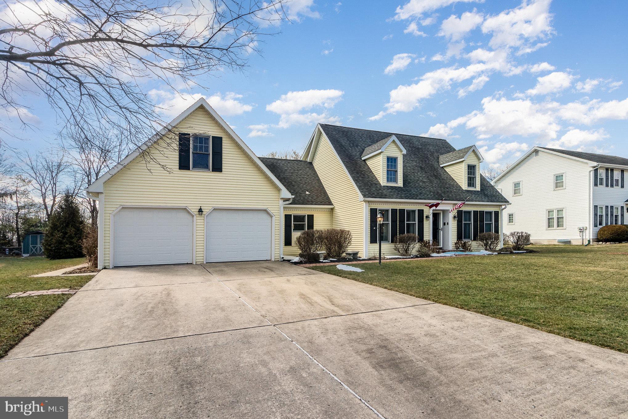 815 WELLINGTON DRIVE
