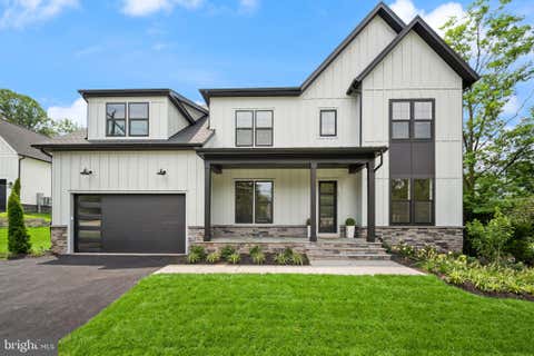 Photo of 9437 Old Courthouse Road, VIENNA, VA 22182 (MLS # VAFX2332218)