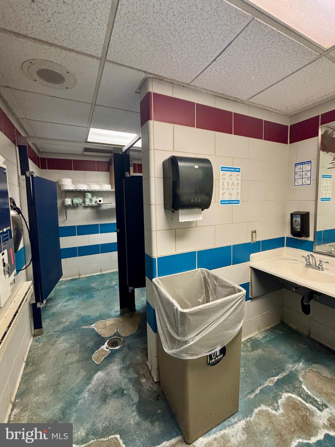 WEST END LANCASTER - Commercial Lease