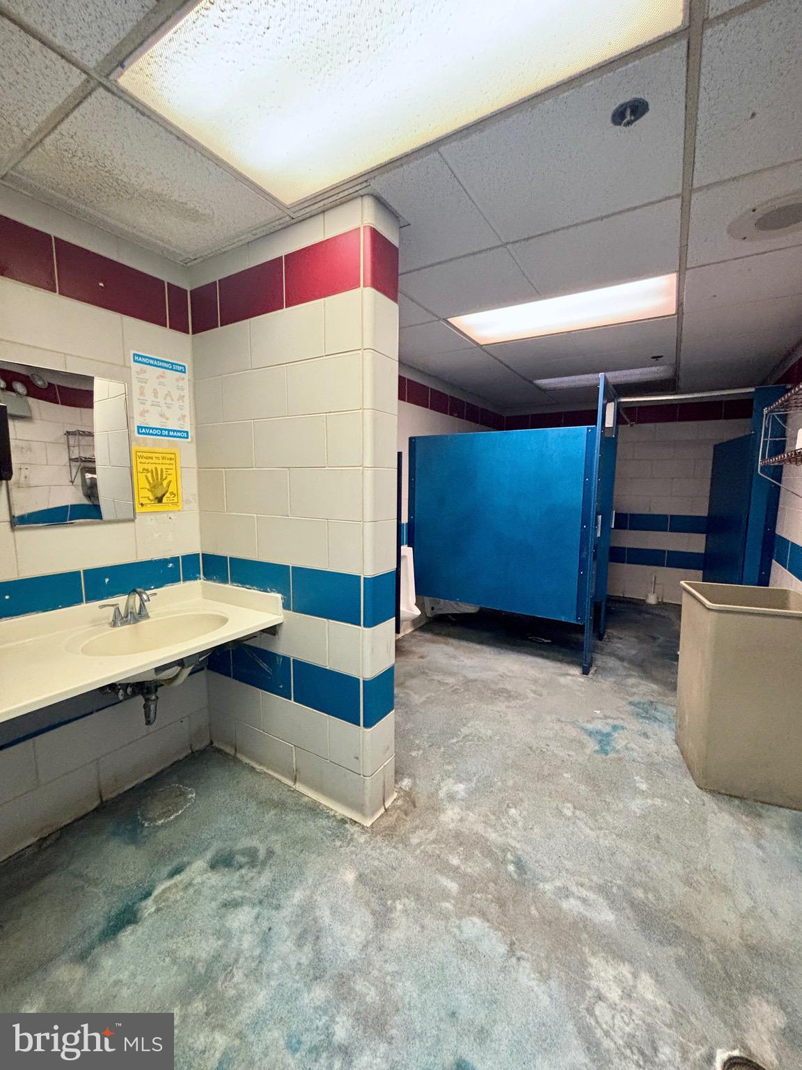 WEST END LANCASTER - Commercial Lease