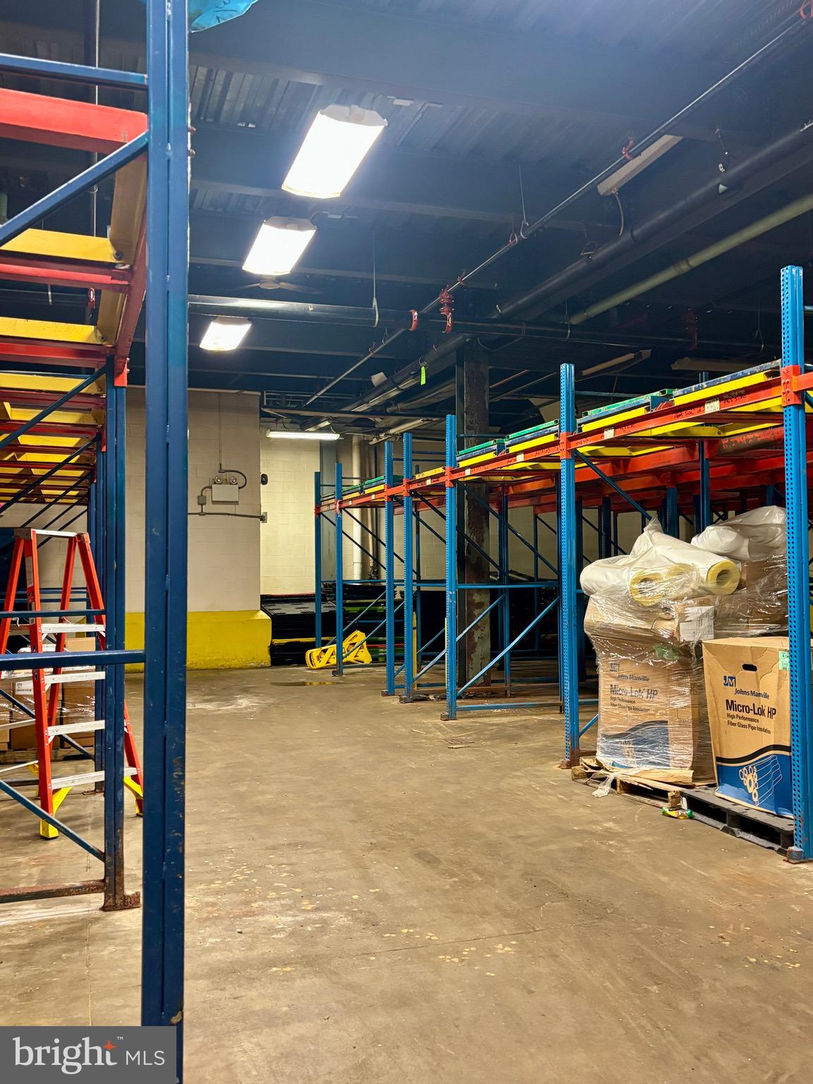 WEST END LANCASTER - Commercial Lease