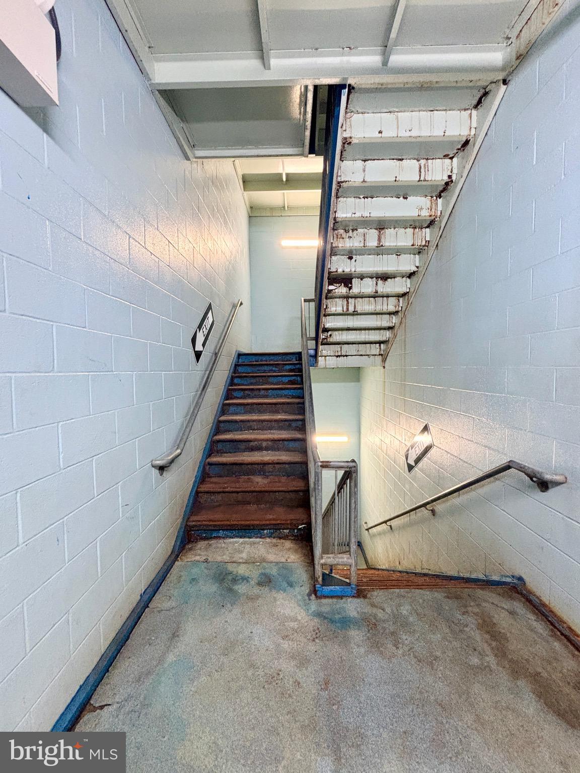 WEST END LANCASTER - Commercial Lease