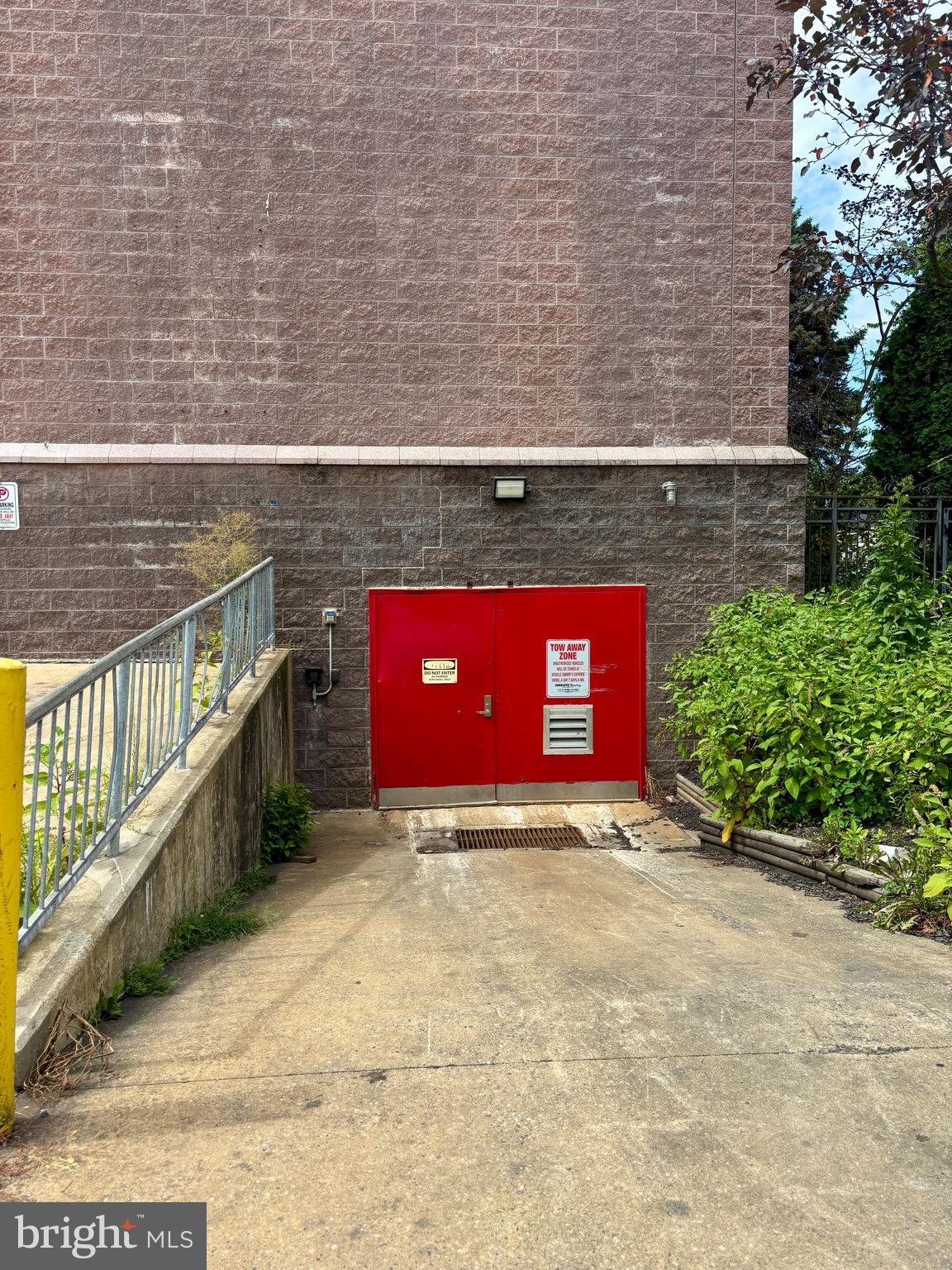 WEST END LANCASTER - Commercial Lease