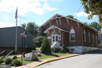 RIVER TERRACE - Residential Lease