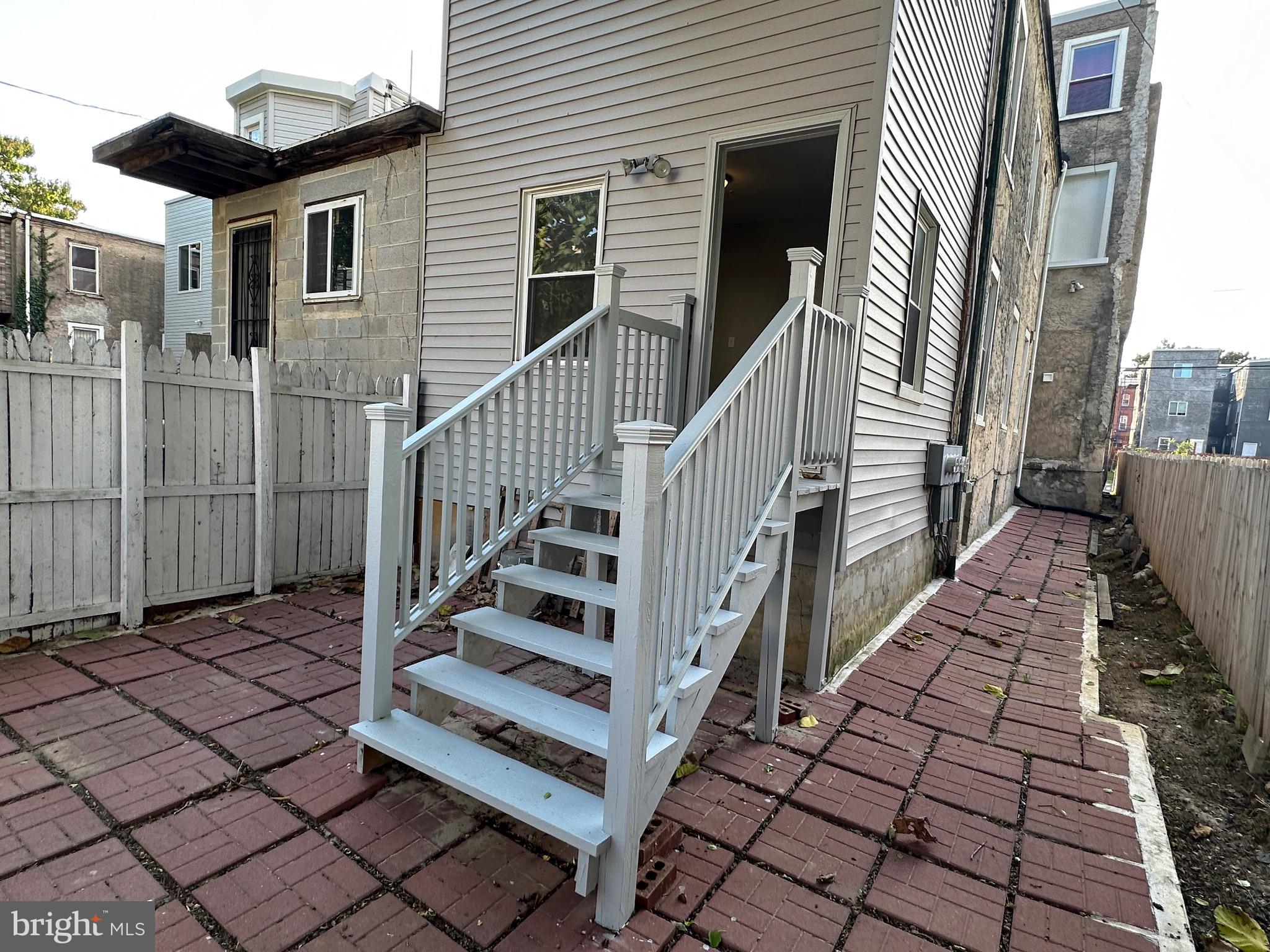 TEMPLE UNIVERSITY - Residential Lease