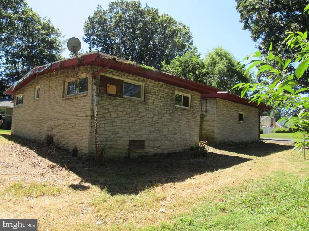 Photo of 151 Tulane Terrace, LANCASTER, PA 17603 (MLS # PALA2076602)