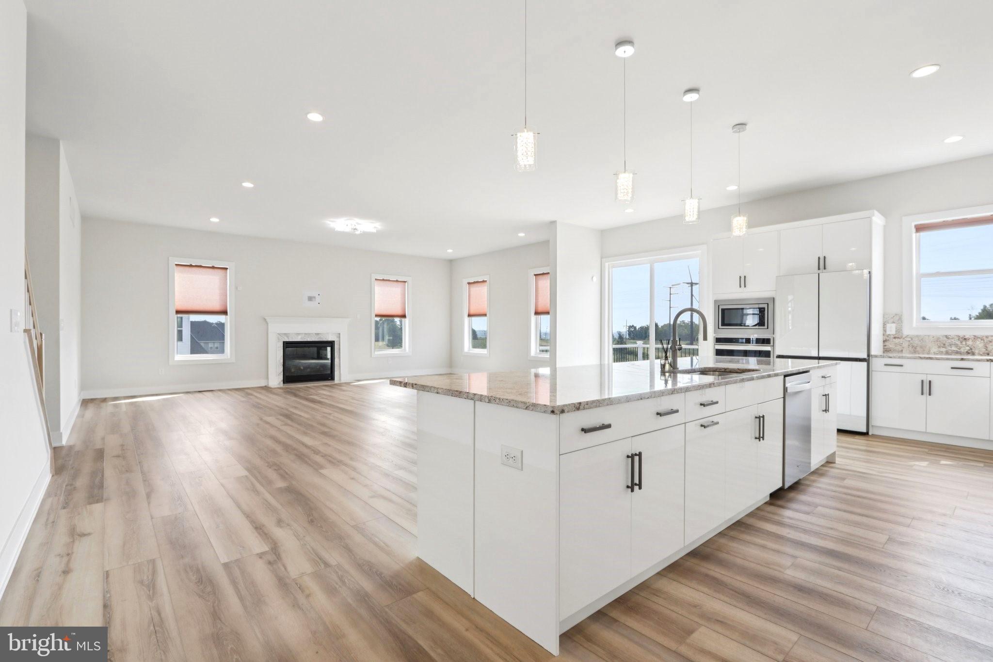 RESERVE AT CENTER SQUARE - Residential