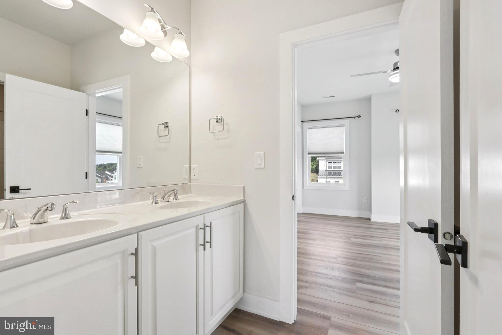 RESERVE AT CENTER SQUARE - Residential