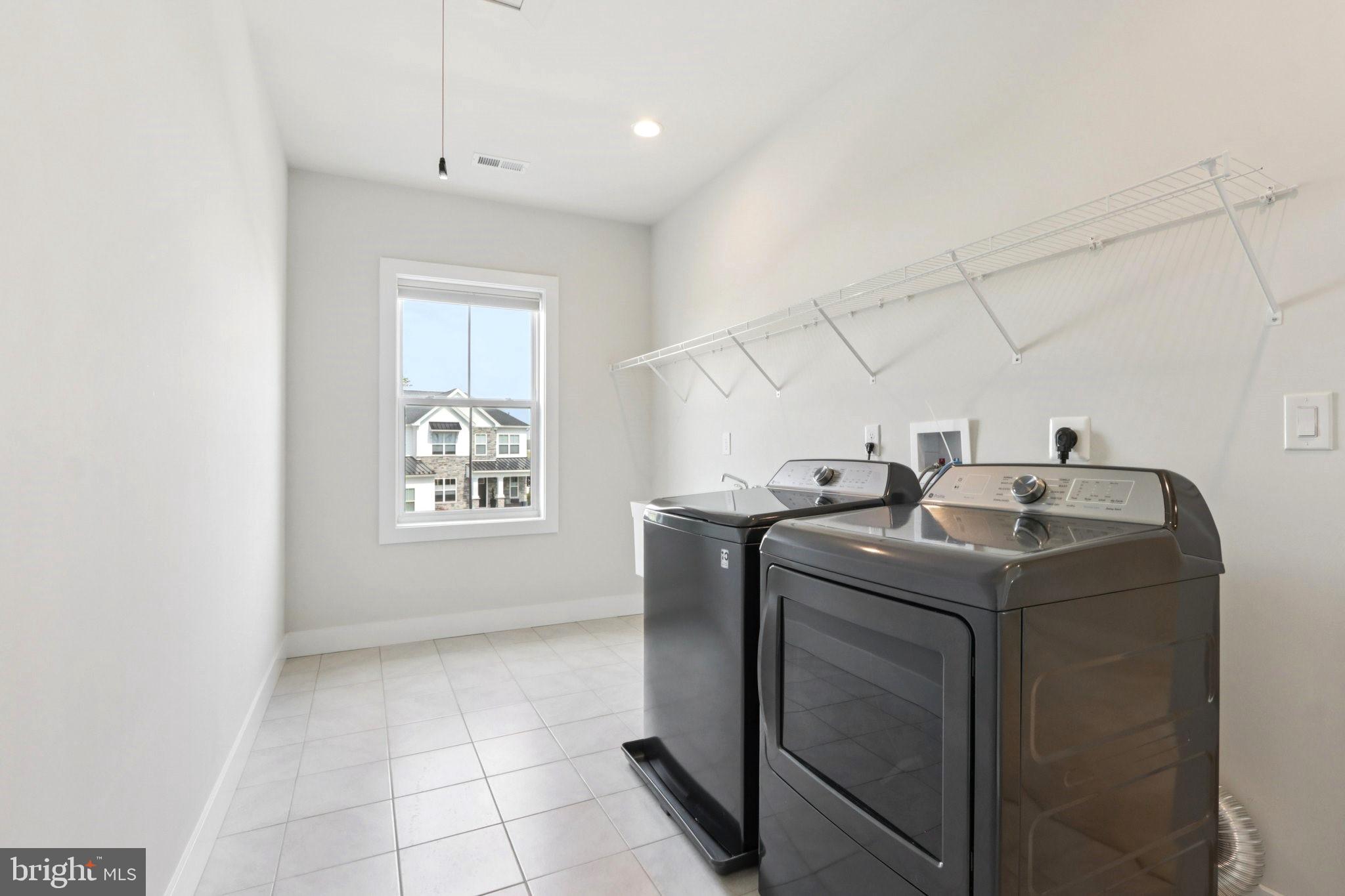 RESERVE AT CENTER SQUARE - Residential