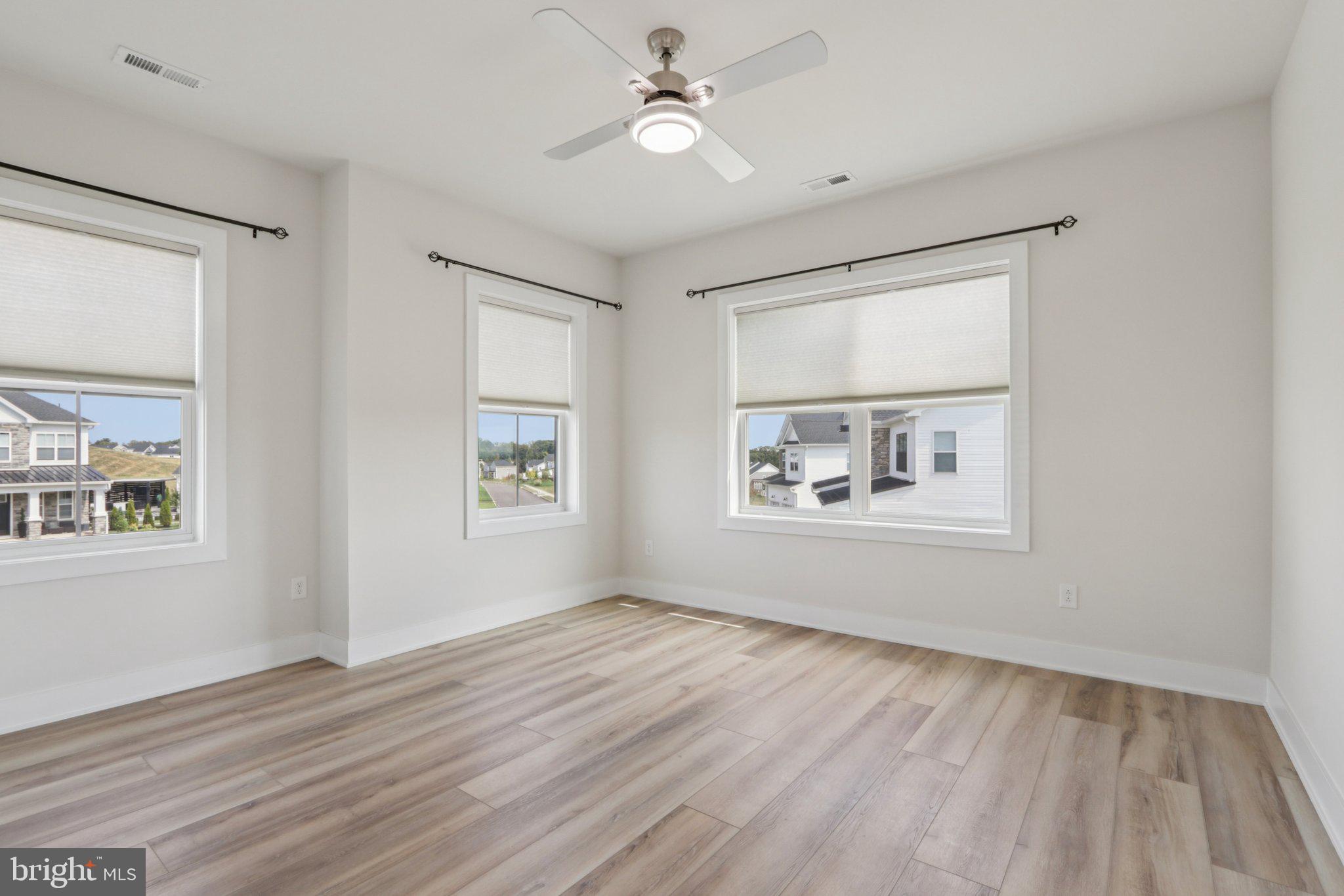 RESERVE AT CENTER SQUARE - Residential