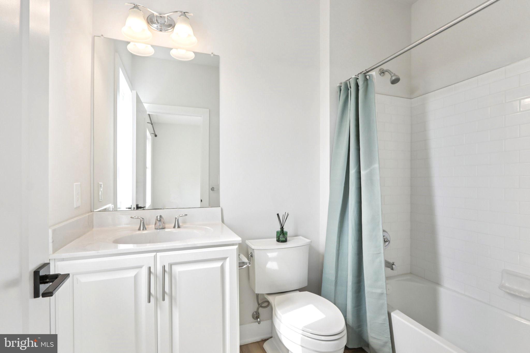RESERVE AT CENTER SQUARE - Residential