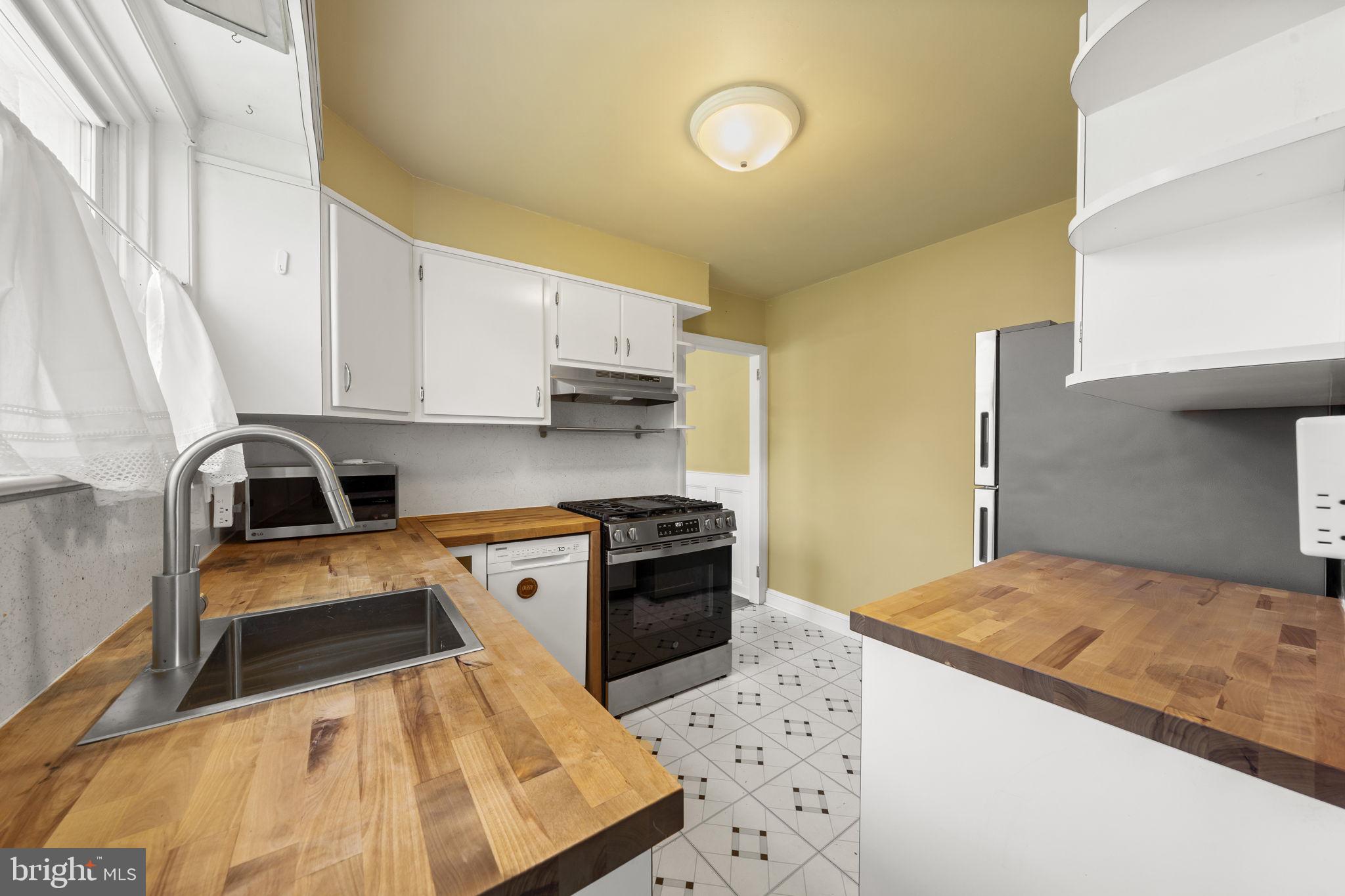 CLIFTON HEIGHTS - Residential