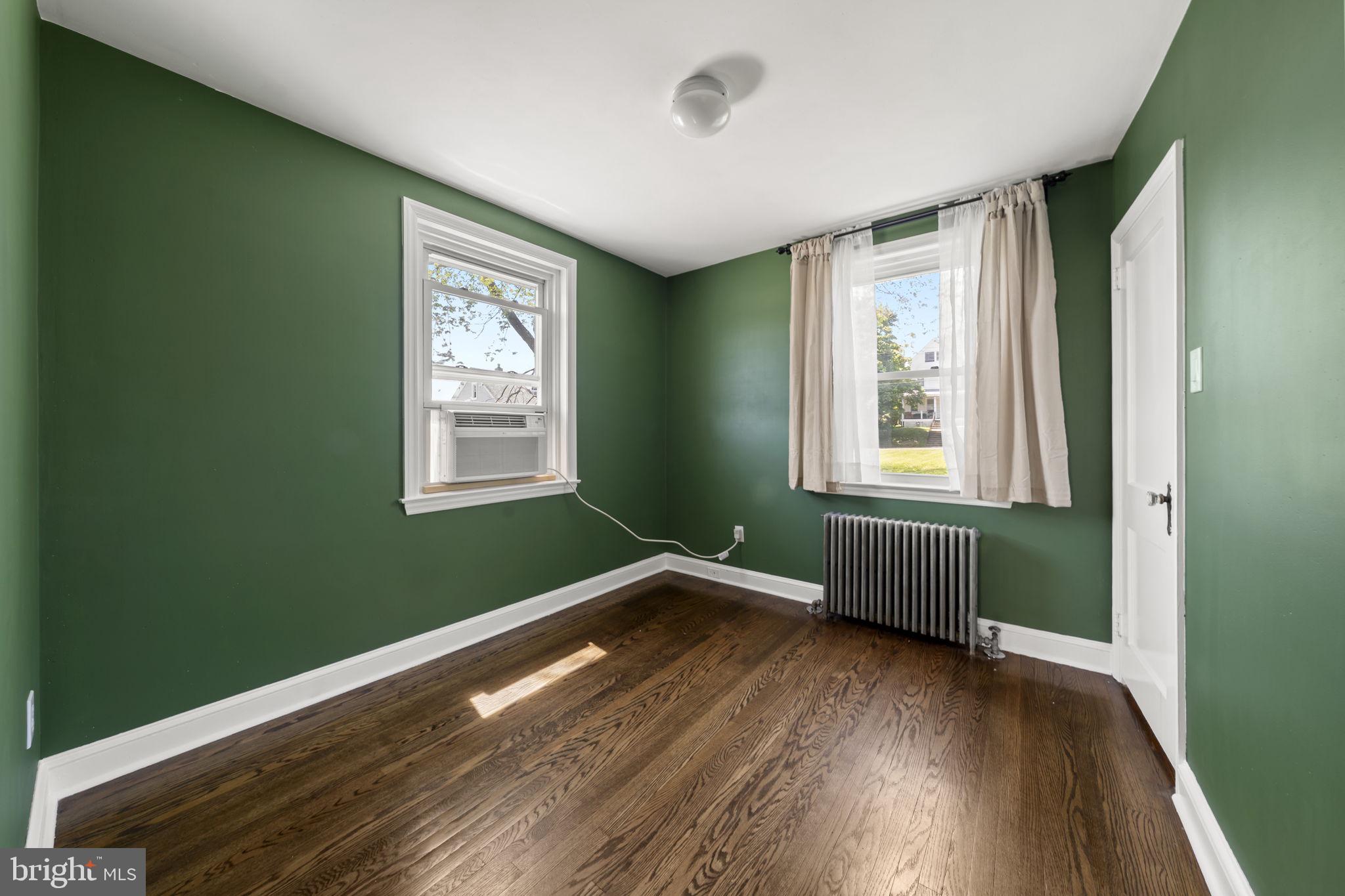 CLIFTON HEIGHTS - Residential