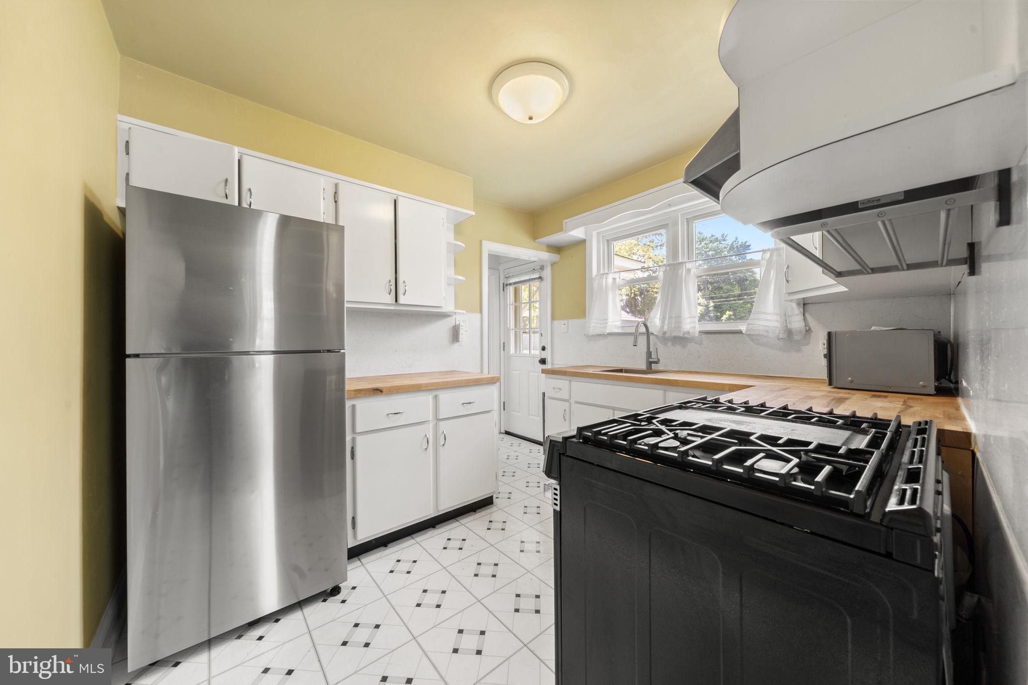 CLIFTON HEIGHTS - Residential