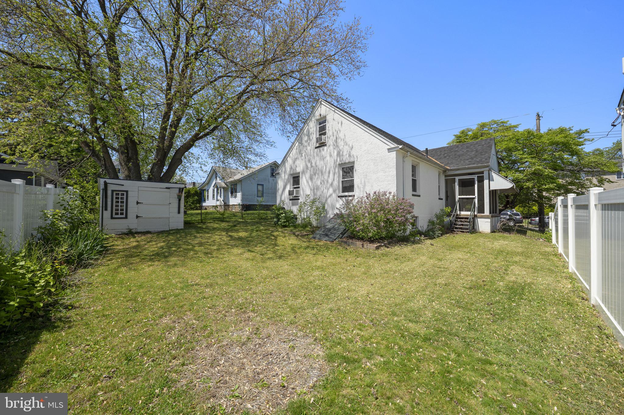 CLIFTON HEIGHTS - Residential