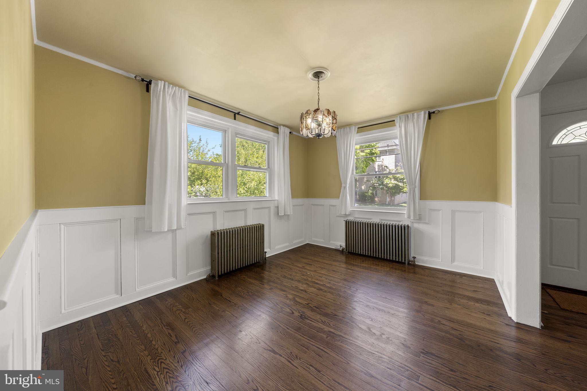 CLIFTON HEIGHTS - Residential