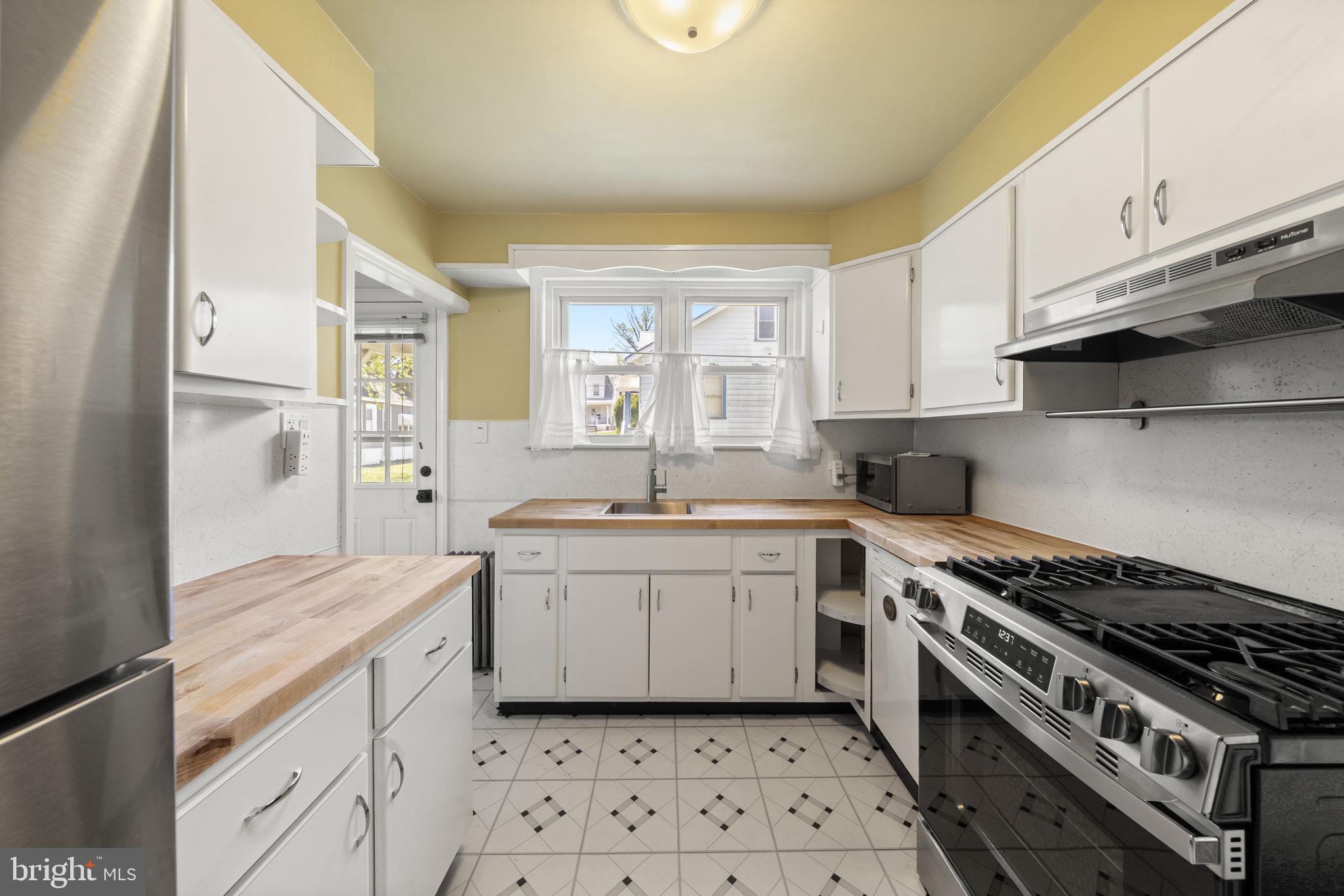 CLIFTON HEIGHTS - Residential