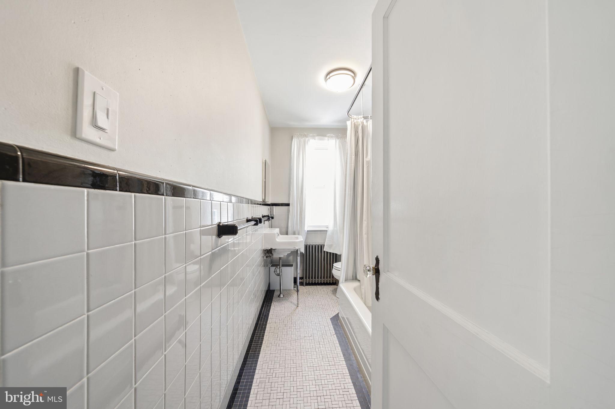 CLIFTON HEIGHTS - Residential