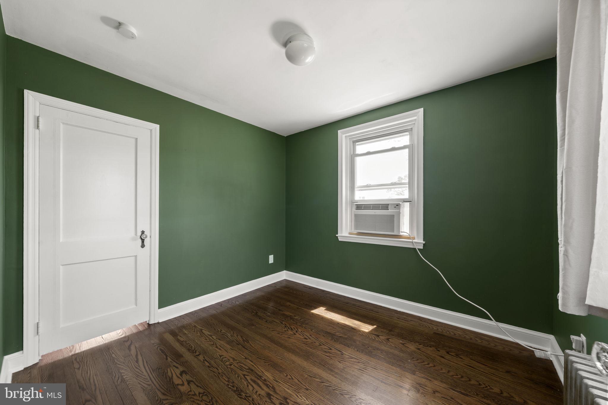 CLIFTON HEIGHTS - Residential