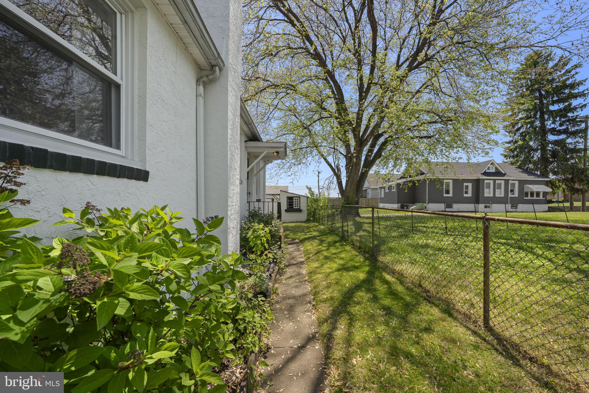 CLIFTON HEIGHTS - Residential