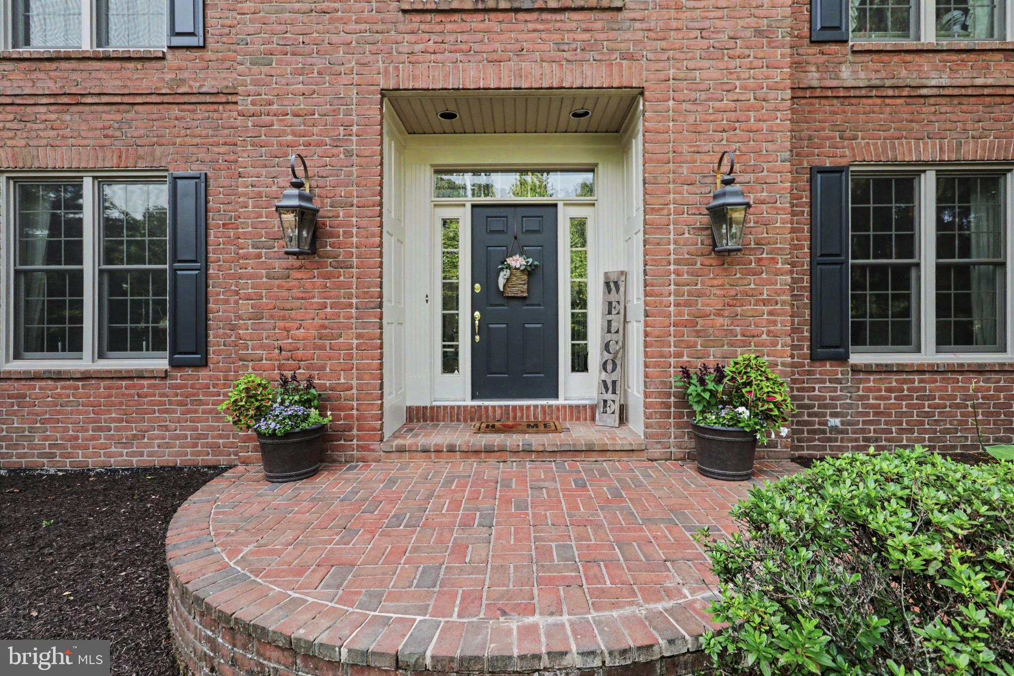 20 WHITE PINE DRIVE
