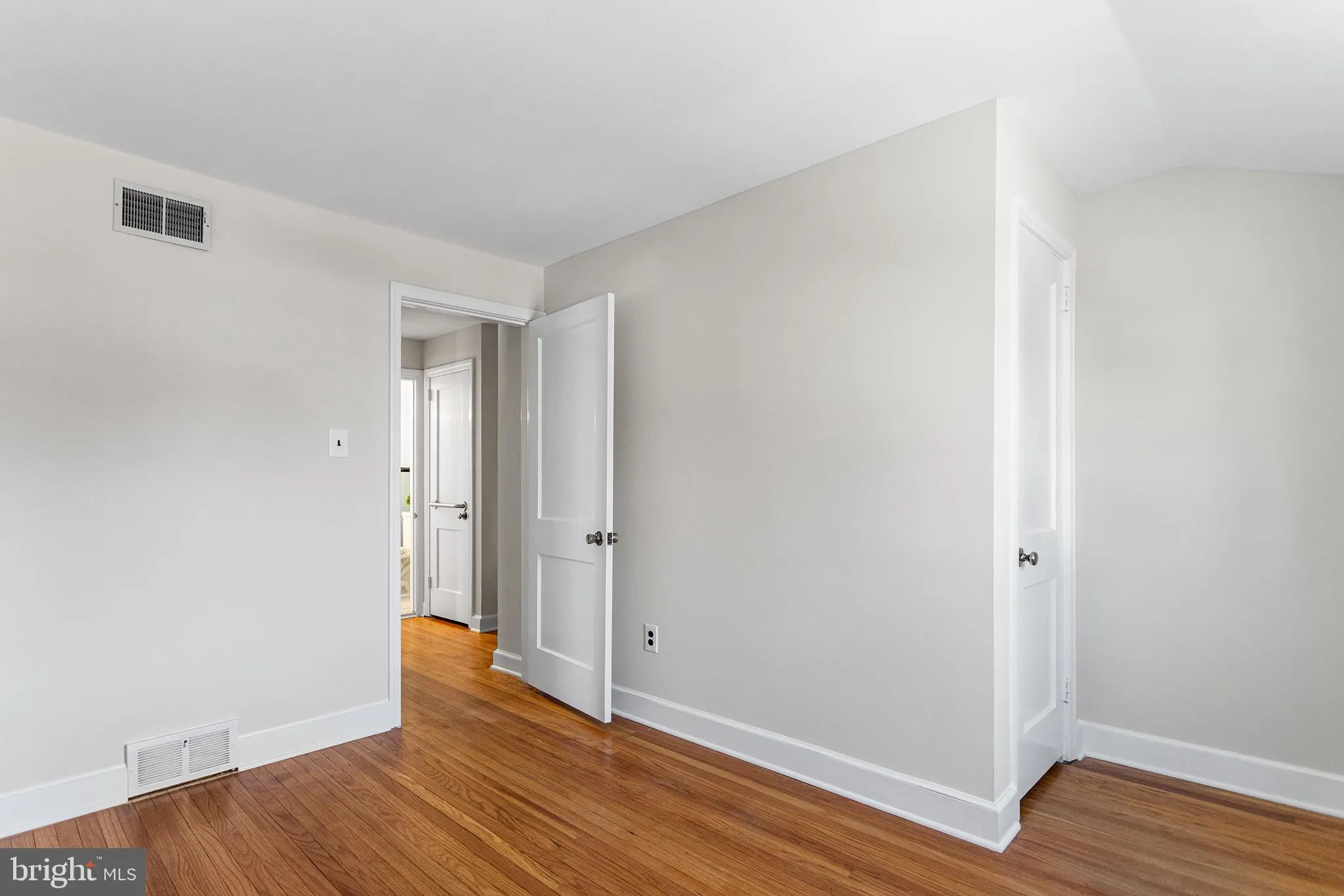 Folsom, Pennsylvania 19033, United States, 3 Bedrooms Bedrooms, ,2 BathroomsBathrooms,Residential,Pending,87862