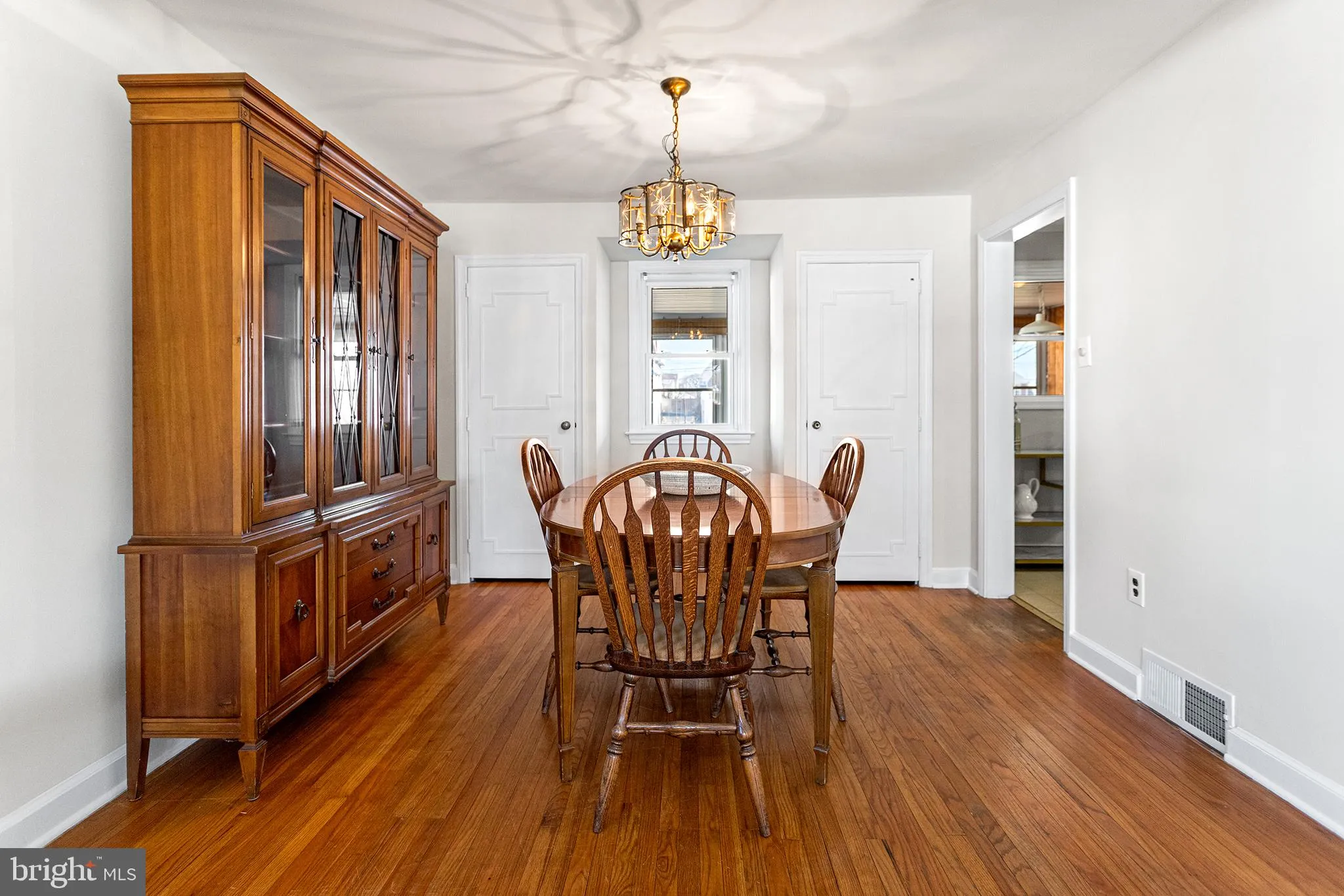 Folsom, Pennsylvania 19033, United States, 3 Bedrooms Bedrooms, ,2 BathroomsBathrooms,Residential,Pending,87862