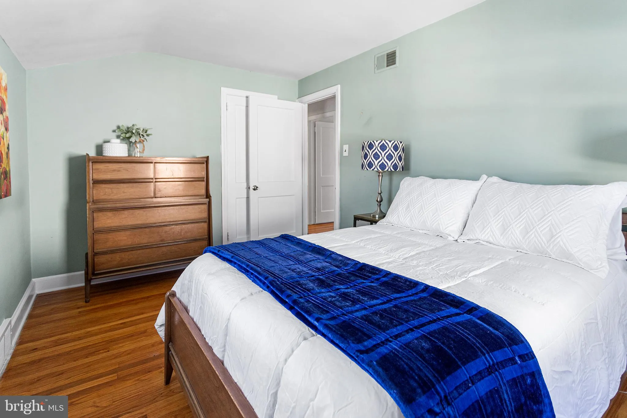 Folsom, Pennsylvania 19033, United States, 3 Bedrooms Bedrooms, ,2 BathroomsBathrooms,Residential,Pending,87862