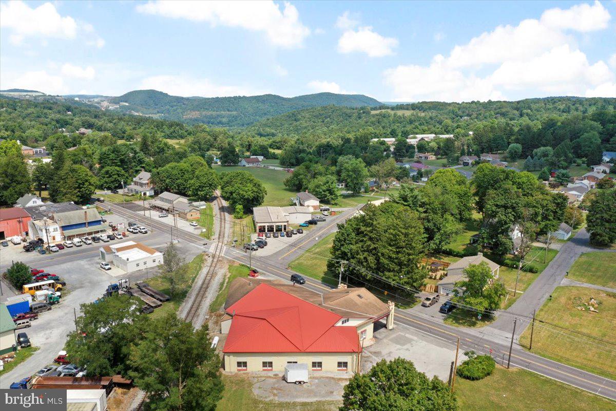 BLUE RIDGE SUMMIT - Commercial Lease
