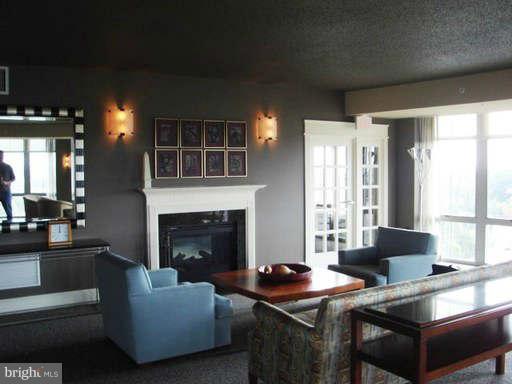 CARLTON HOUSE - Residential Lease