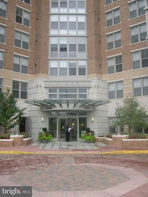 CARLTON HOUSE - Residential Lease