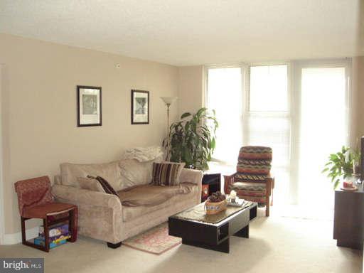 CARLTON HOUSE - Residential Lease