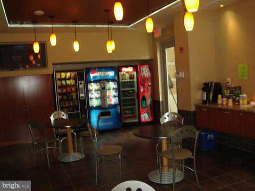 CARLTON HOUSE - Residential Lease