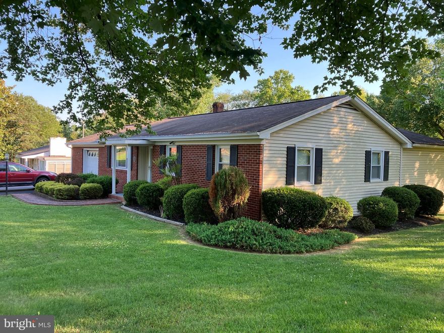 Unique opportunity to have a conveniently located home yet out in the country.  Easy commute to NOVA, Charlottesville, and Orange.  Primary bedroom has private bath.  Spacious kitchen with back deck.  Easy to show!  Ready for you to move in and add your personal touches!
