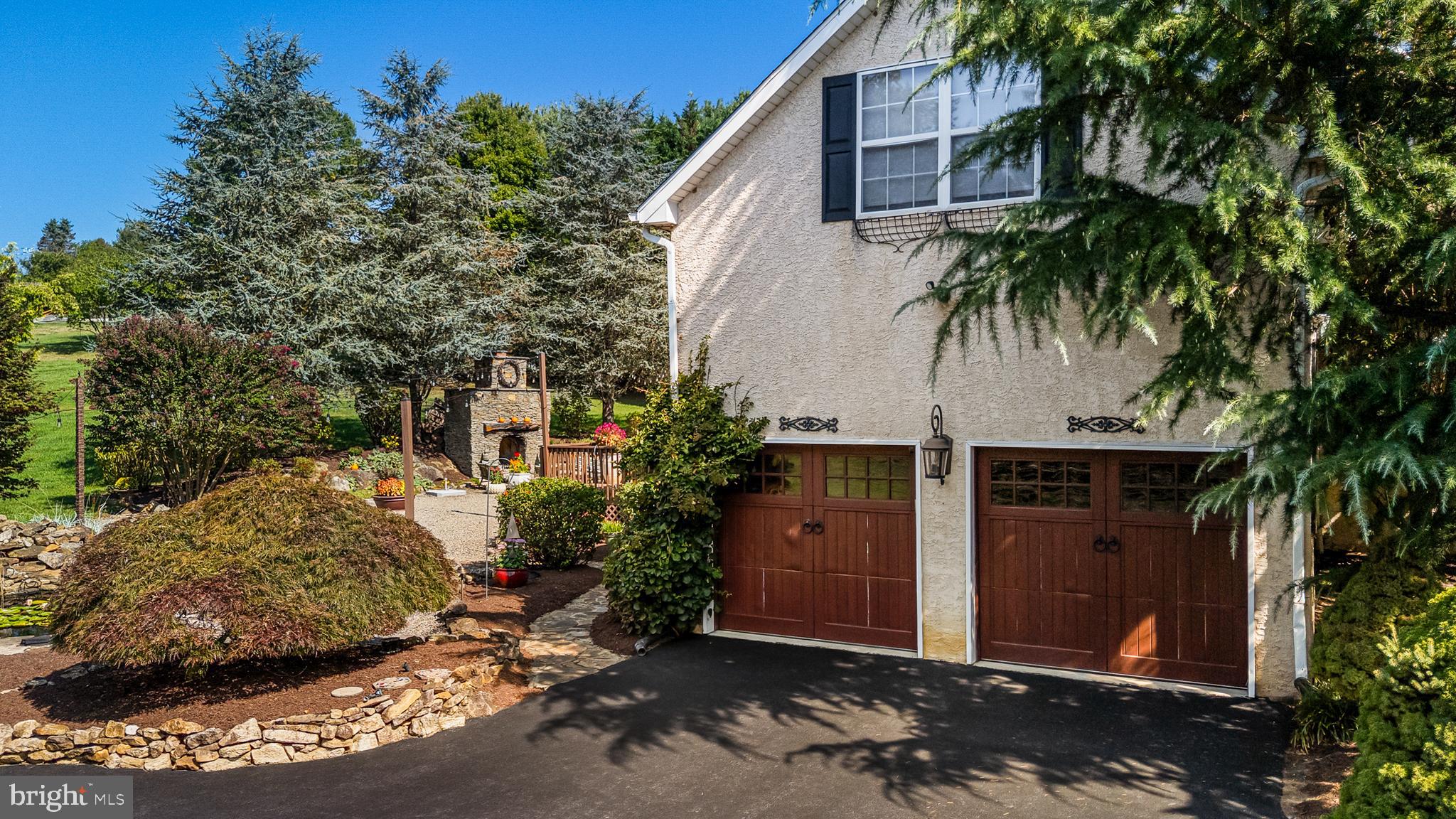 17 HIGHVIEW ROAD