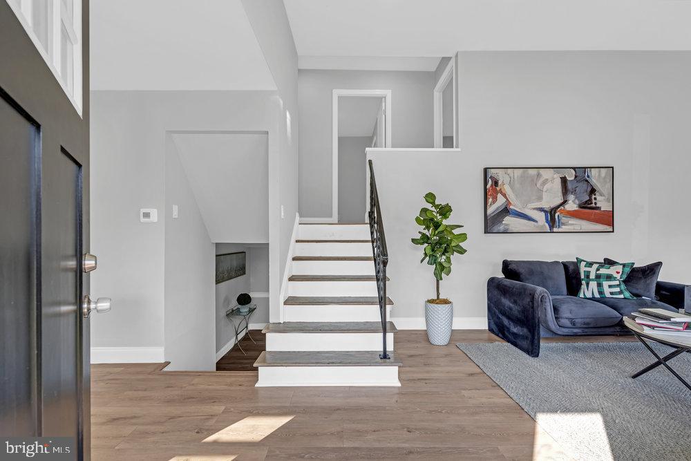 328 ITHACA AVENUE