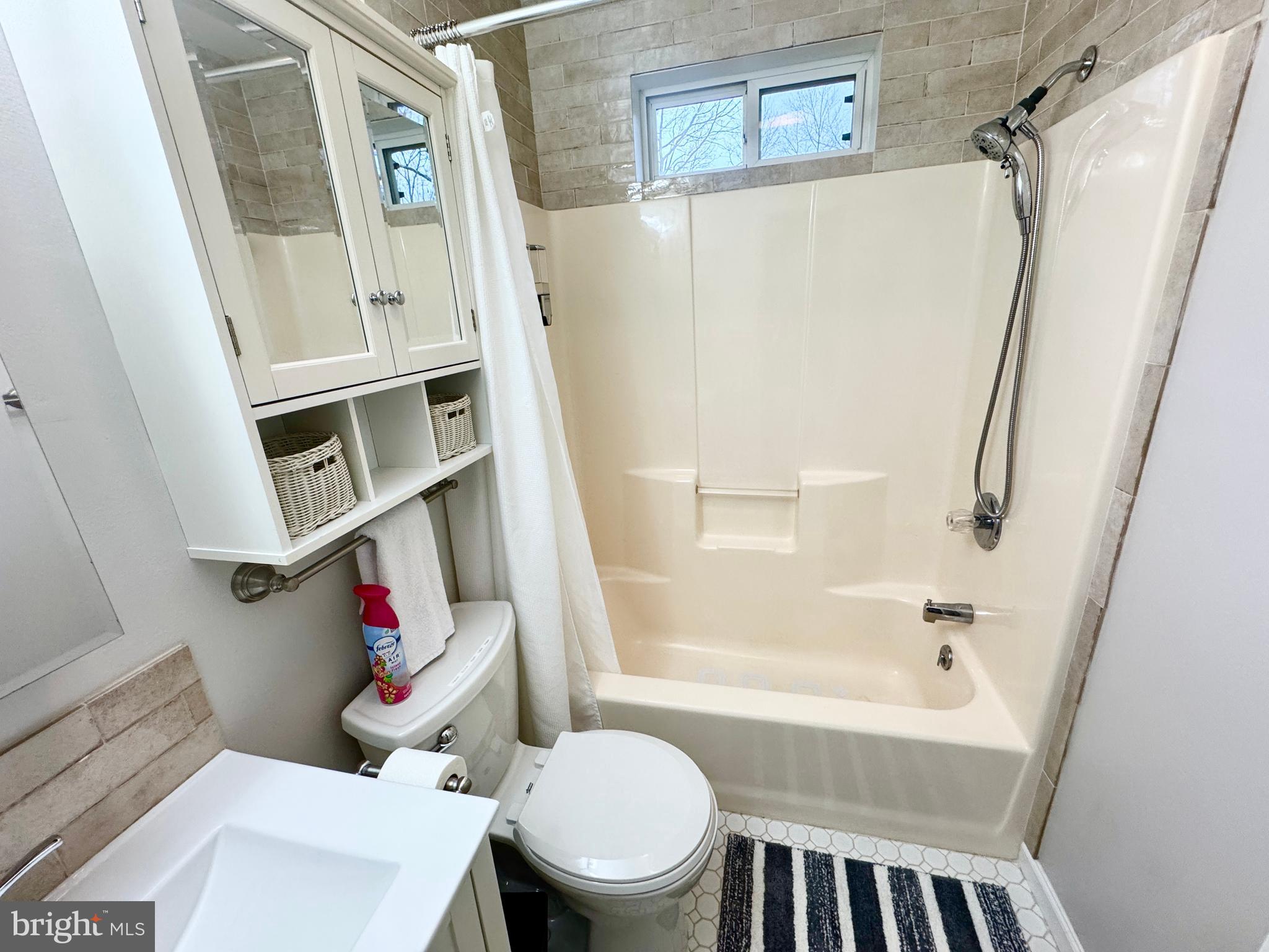 TOWAMENSING TRAILS - Residential