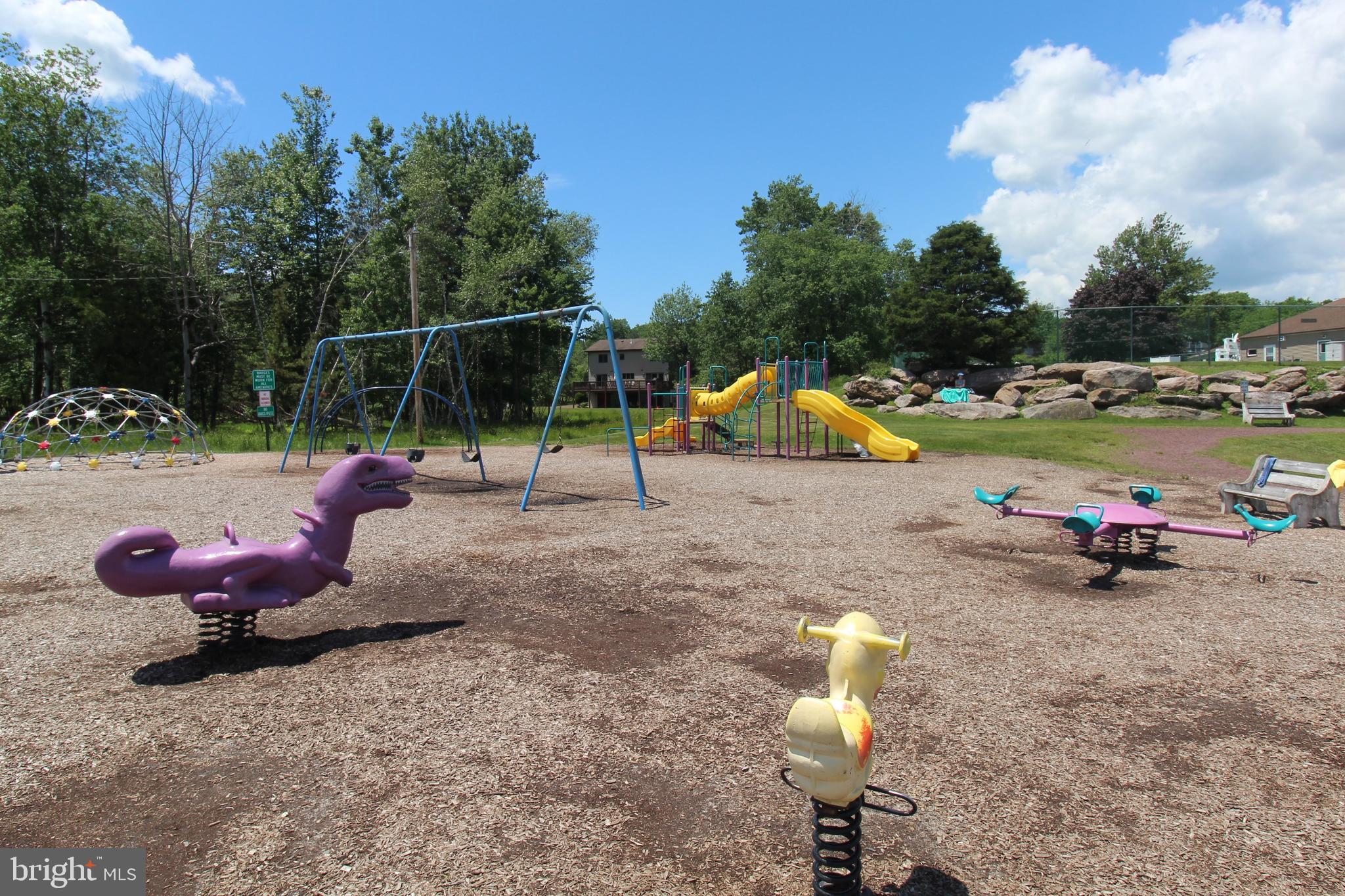 TOWAMENSING TRAILS - Residential