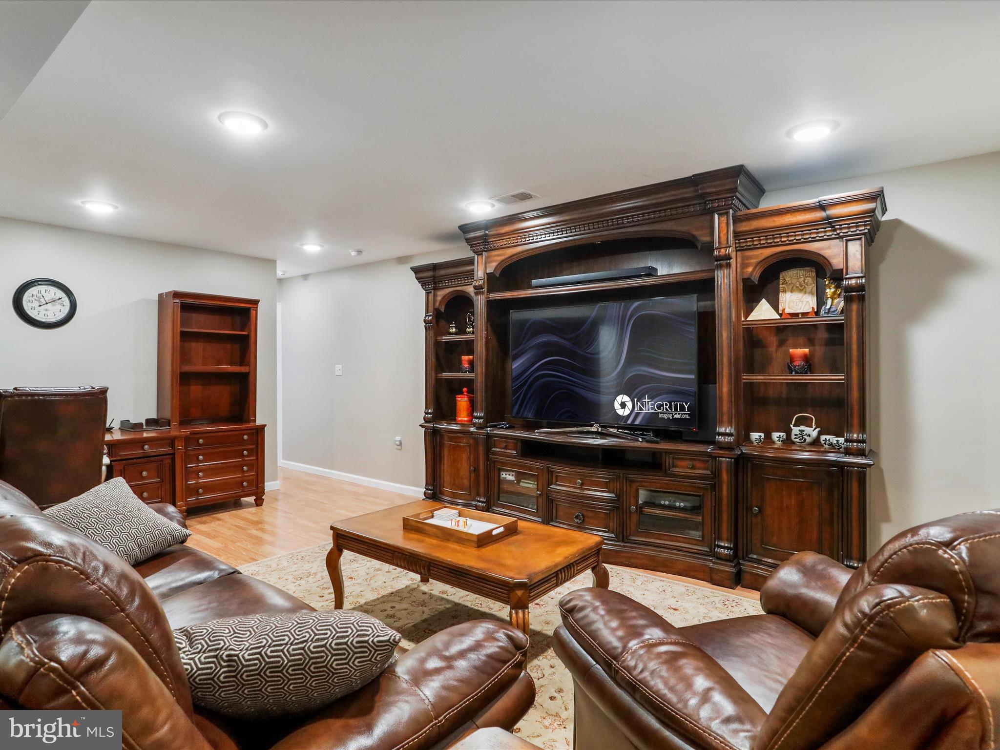 WALKER MANOR - Residential