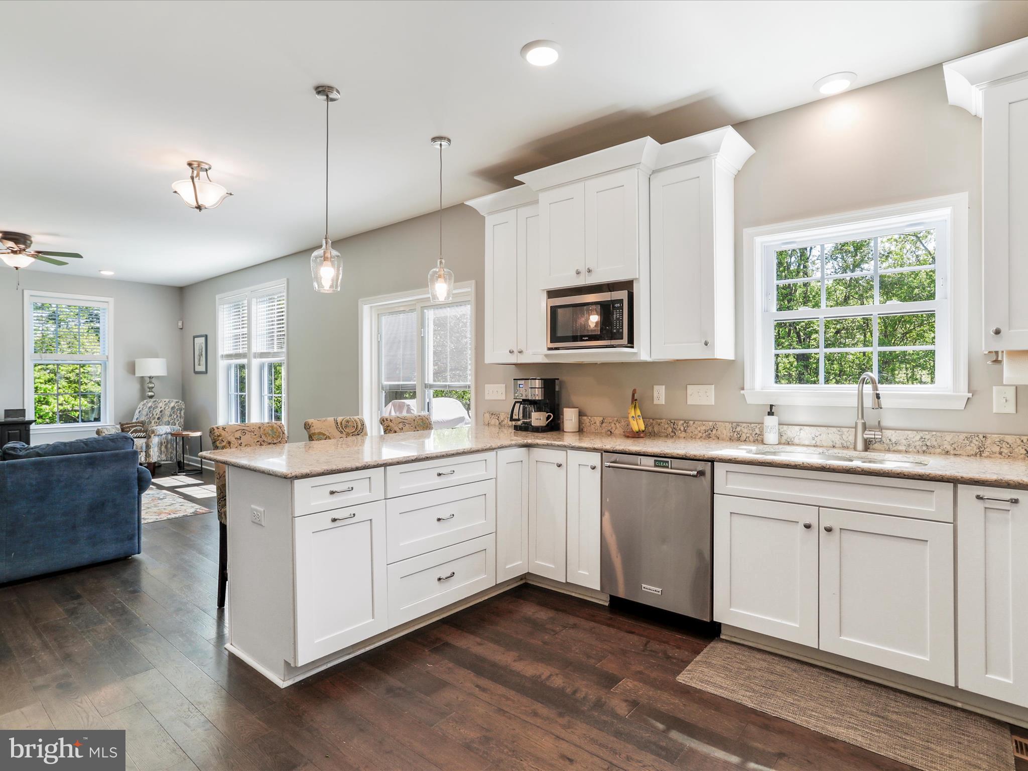 WALKER MANOR - Residential